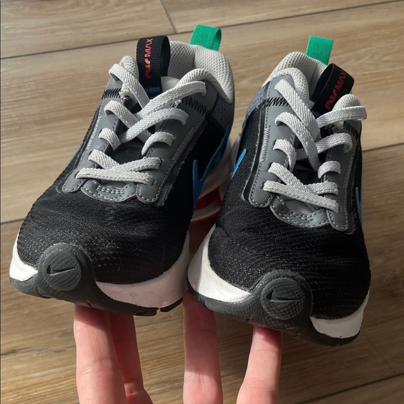 Nike Kids Black and Blue Sneakers - Picture 6 of 8